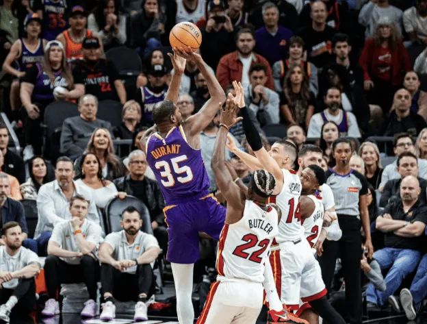 开云体育-杜兰特连续十场比赛得分超过惊险取胜，热火挑战极限！的简单介绍